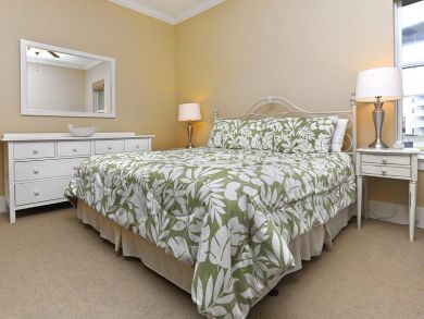 Five Bedroom Rental 125 Yards to the Beach.